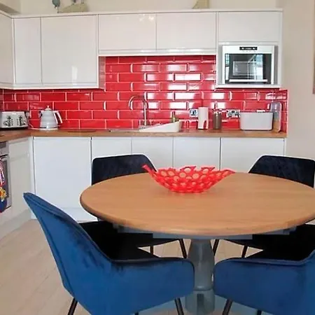 Apartment Elle - Opposite The Beach - Wetroom - Ground Flr - Beautiful Filey